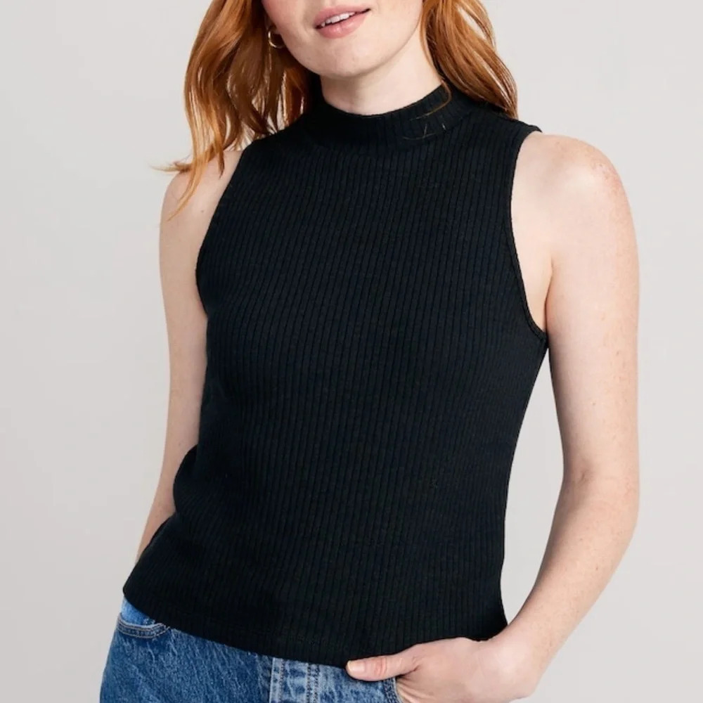 Old Navy Fitted Sleeveless Mock Neck Ribbed Top​​​​